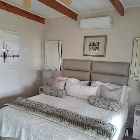 Milky Way Executive Suite Sandbaai Exterior photo